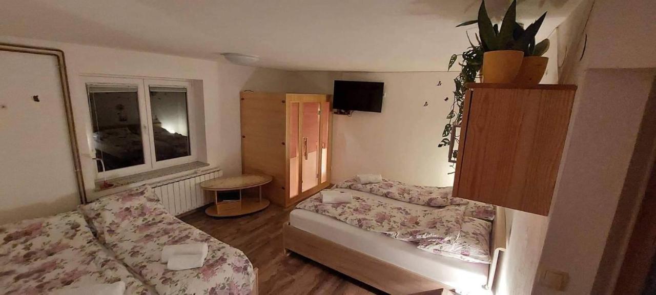 Apartma Na Ravnicah Церкно Екстериор снимка