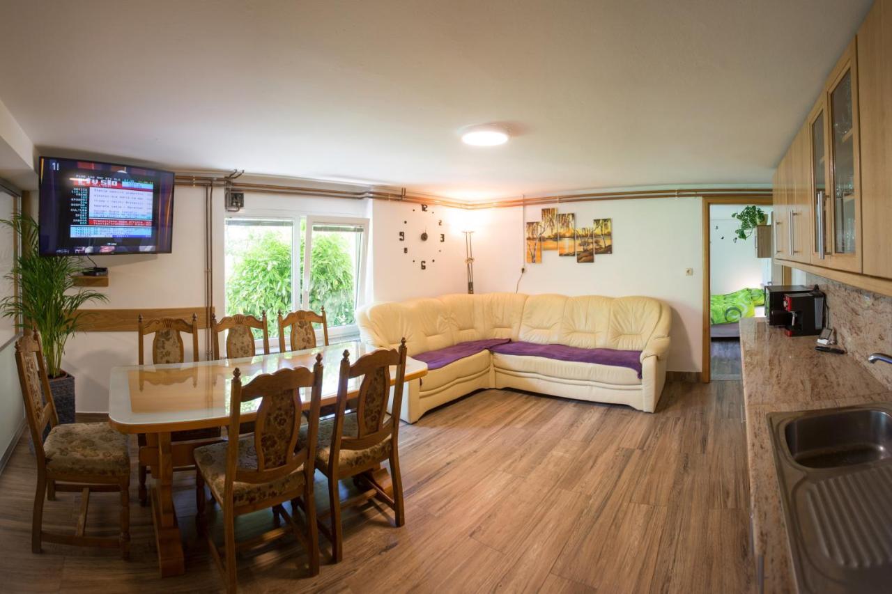 Apartma Na Ravnicah Церкно Екстериор снимка